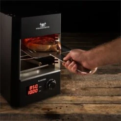 Steakreaktor 2.0 Indoor Grillgerät 850 °C 1600W Infrarot Made In Germany 18 Steakreaktor 2.0 Indoor Grillgerät 850 °C 1600W Infrarot Made In Germany -Outdoor Grills Store 10029610 yy 0009 ambient Klarstein Steakreaktor Indoor Grillgeraet black reedit v2