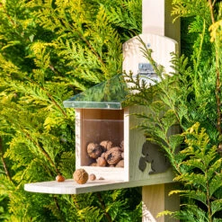 Futterhaus Für Eichhörnchen Metalldach Kiefernholz Unbehandelt -Outdoor Grills Store 10038023 yy 0006 logo